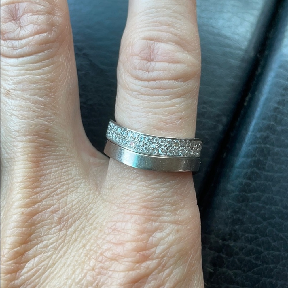 1.01 total carat ring. 18k white gold wedding set